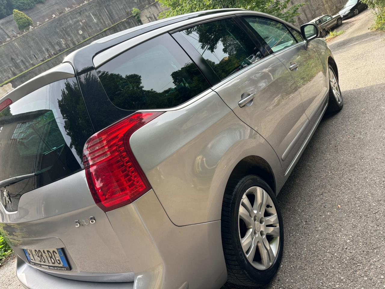 Peugeot 5008 2.0 HDi 150CV Active