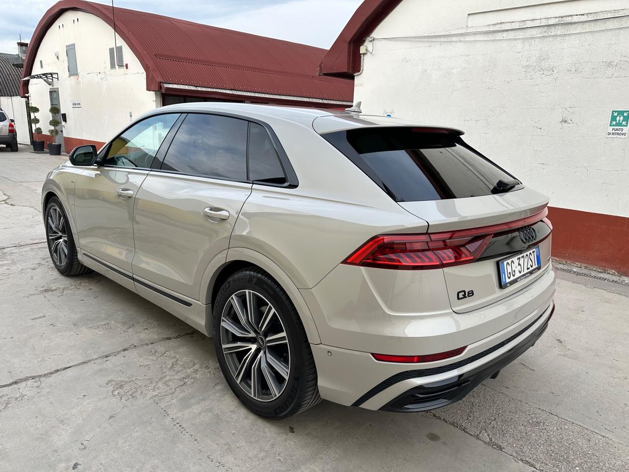 Audi Q8 50 TDI 286cv Quattro S-Line - 2022