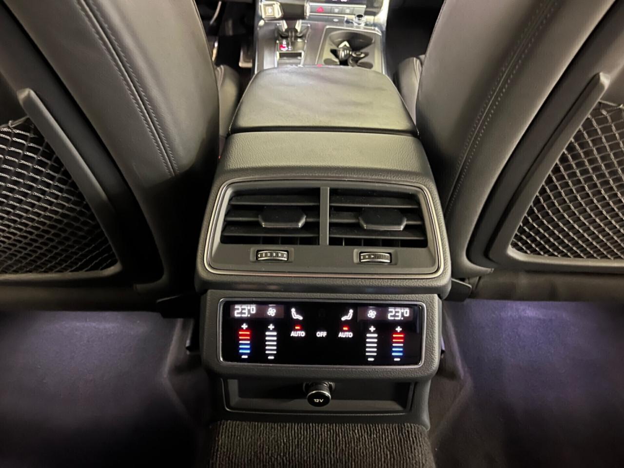 Audi A6 Avant 40 2.0 TDI S line *matrix