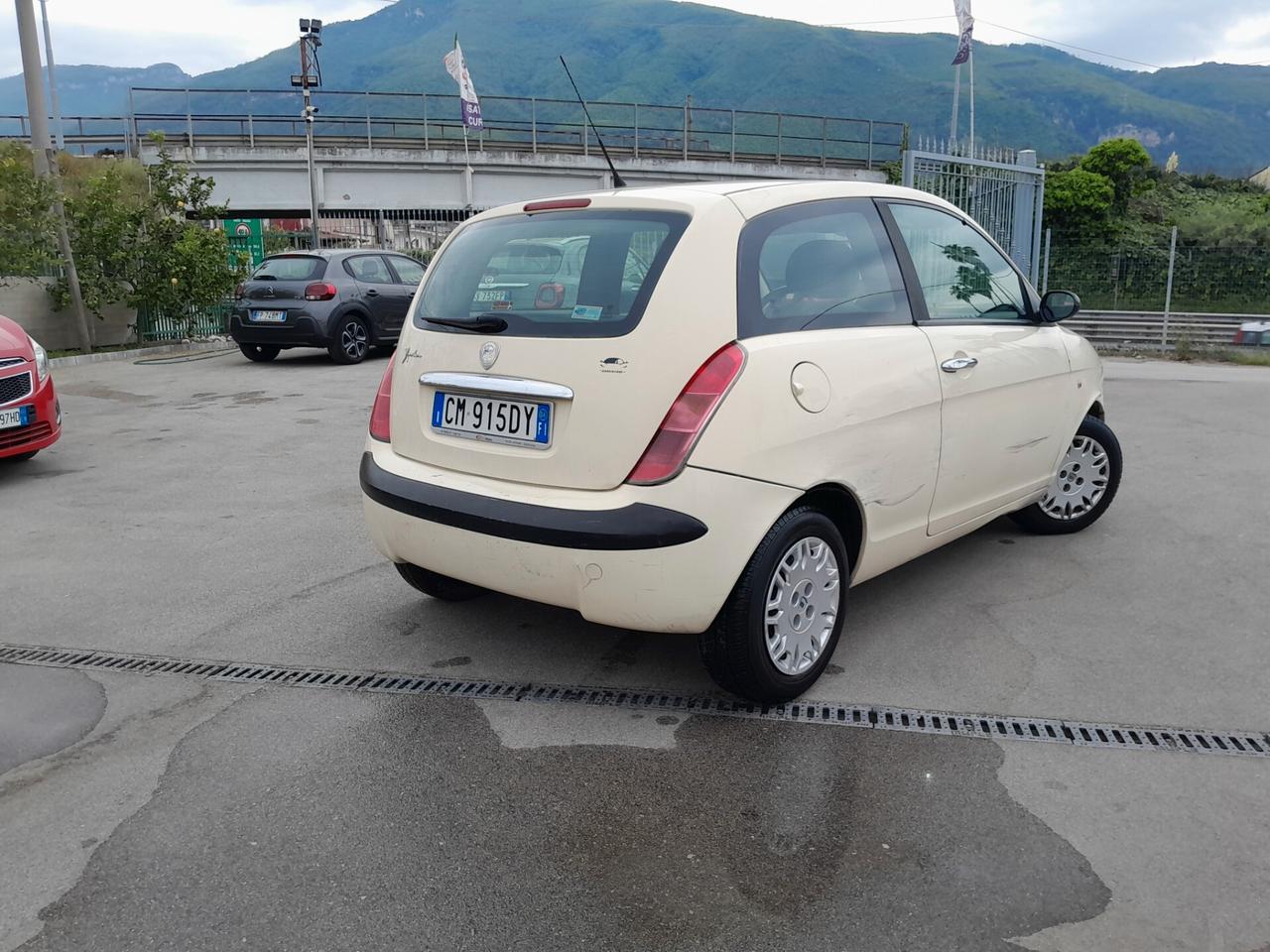 Lancia Ypsilon 1.2 16V Argento