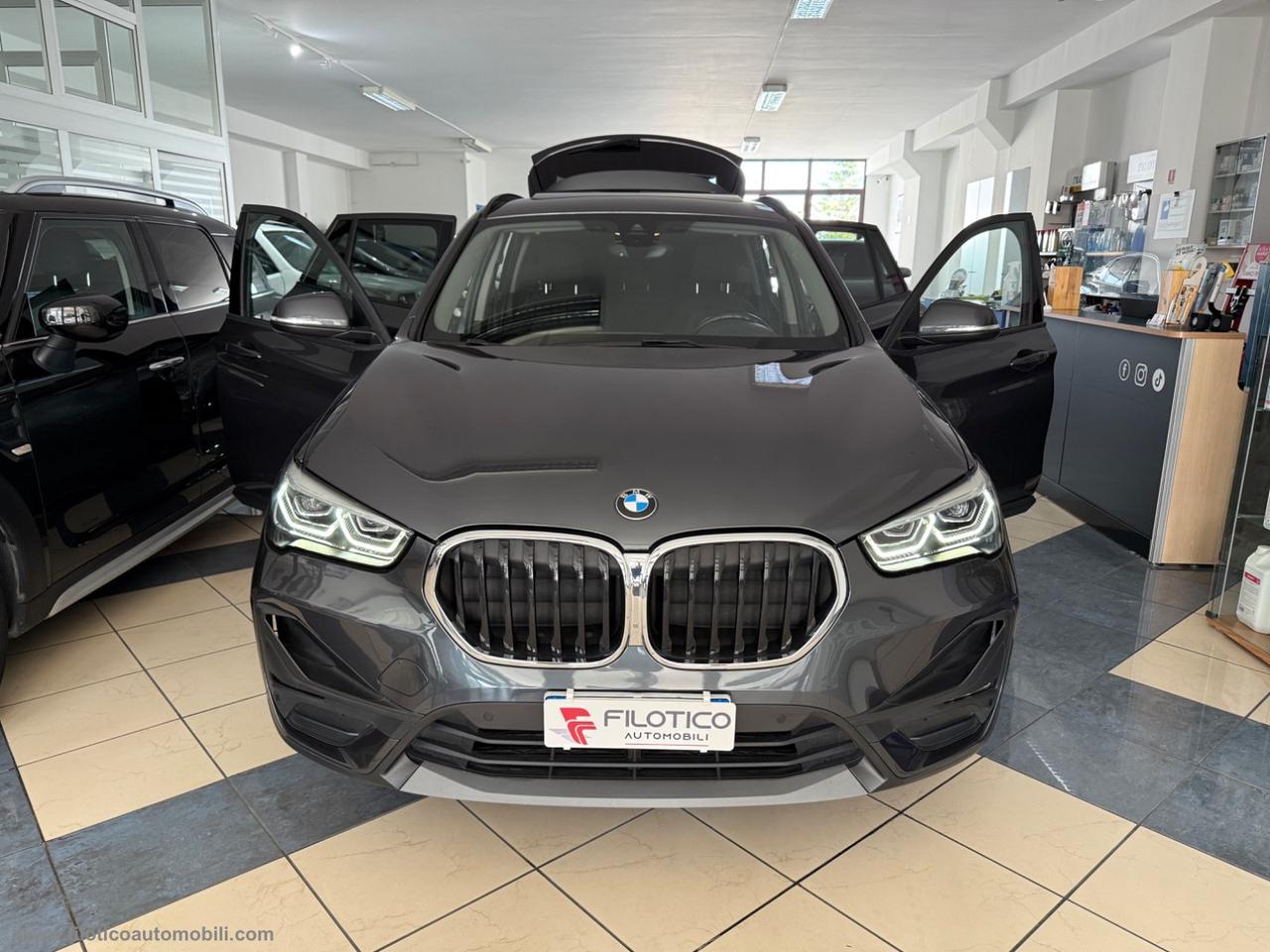 BMW X1 xDrive20d Business Advantage TETTO PANORAMICO - FULL LED
