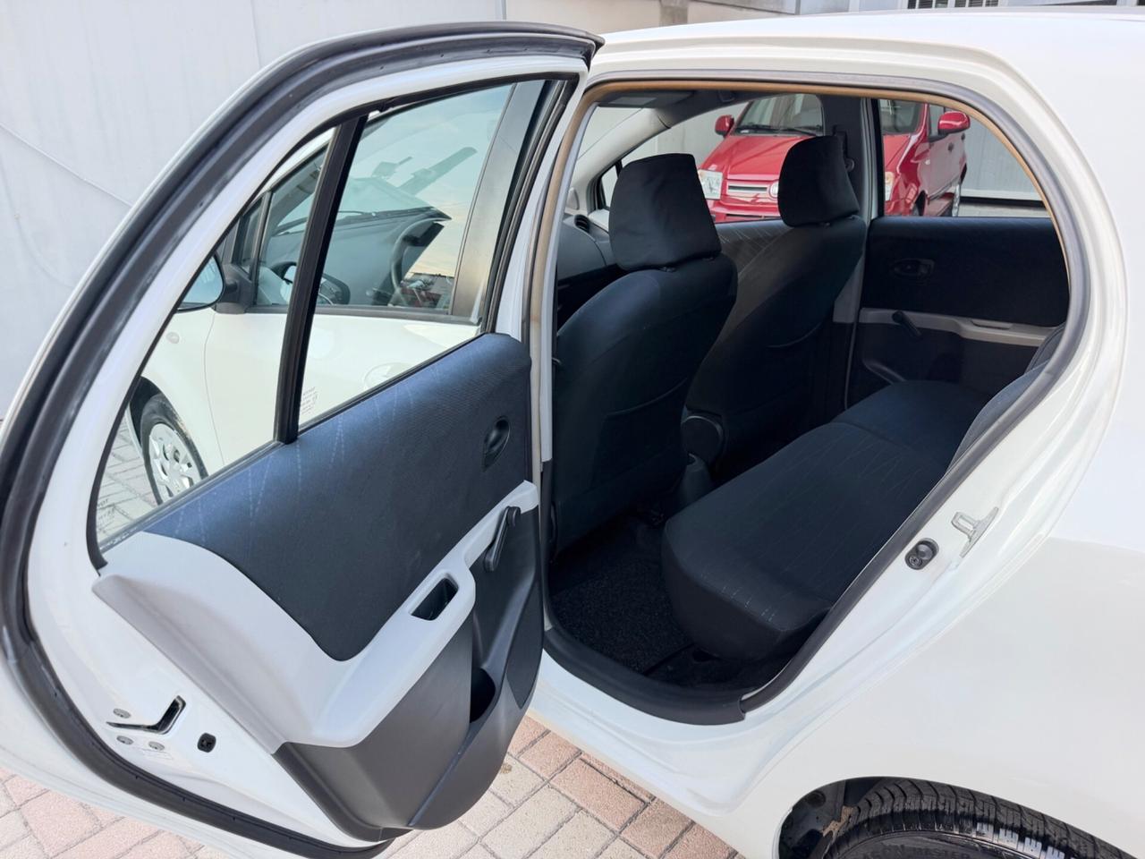 Toyota Yaris 1.0 VVT-i Sol - GARANZIA