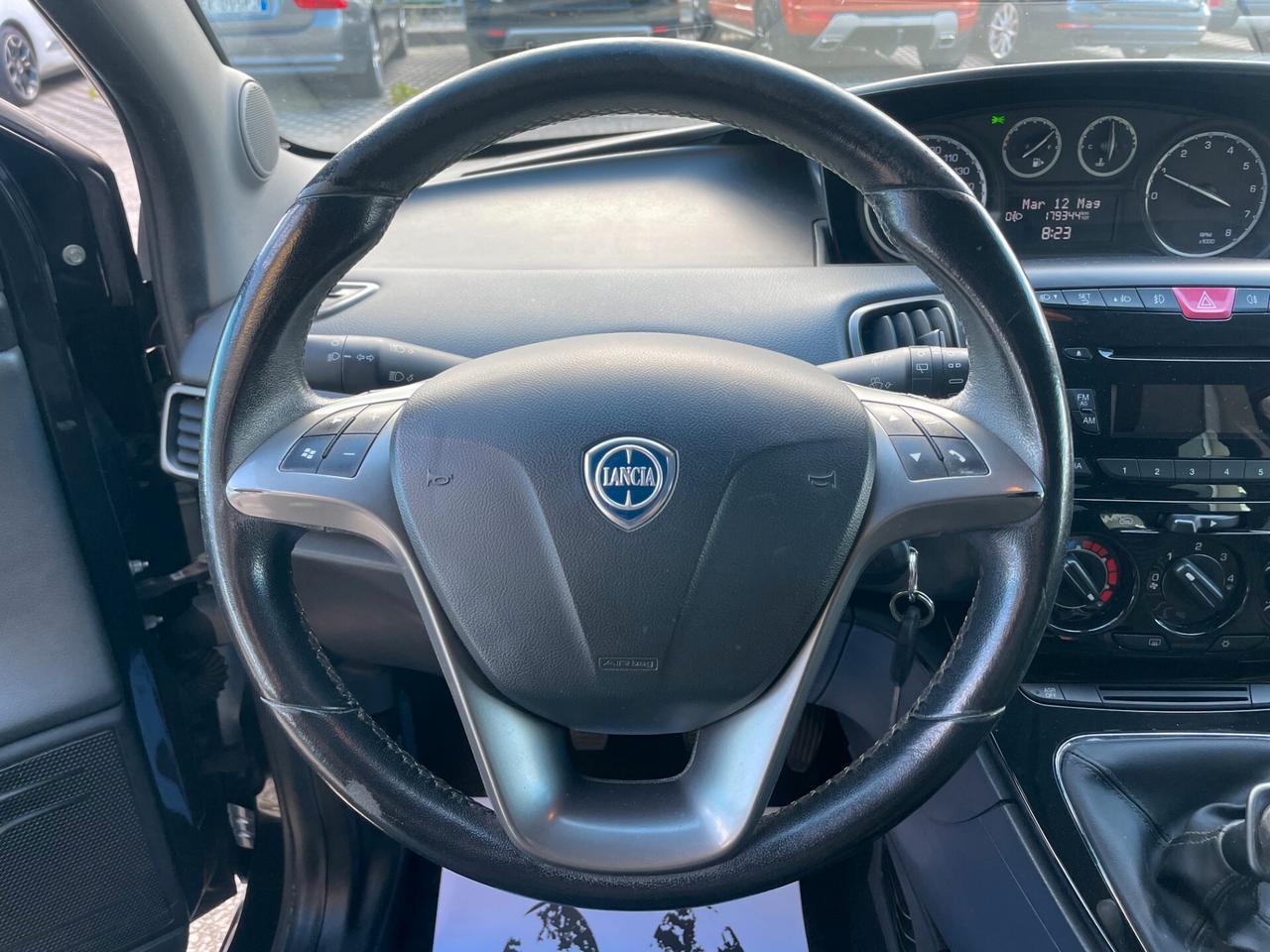 Lancia Ypsilon 1.2 69 CV 5 porte S&S Platinum