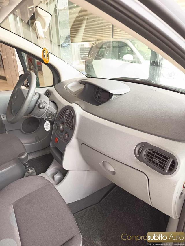RENAULT Modus 1.2 16V Confort Dynamique