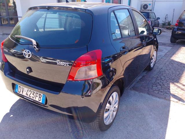 TOYOTA Yaris 1.0 5 porte Sol