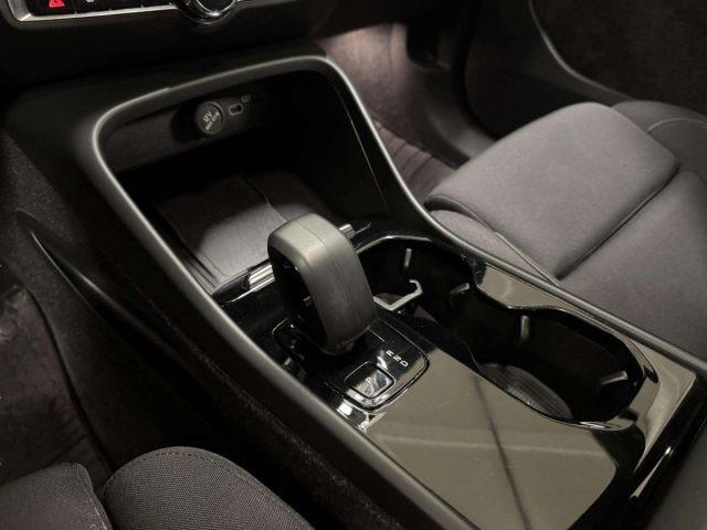 VOLVO XC40 RECHARGE PURE ELECTRIC SINGLE MOTOR FWD CORE AUTOM