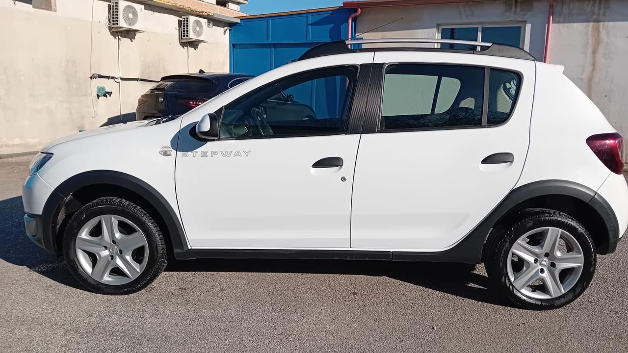 Dacia Sandero stepway -1.4 dci- full-2014