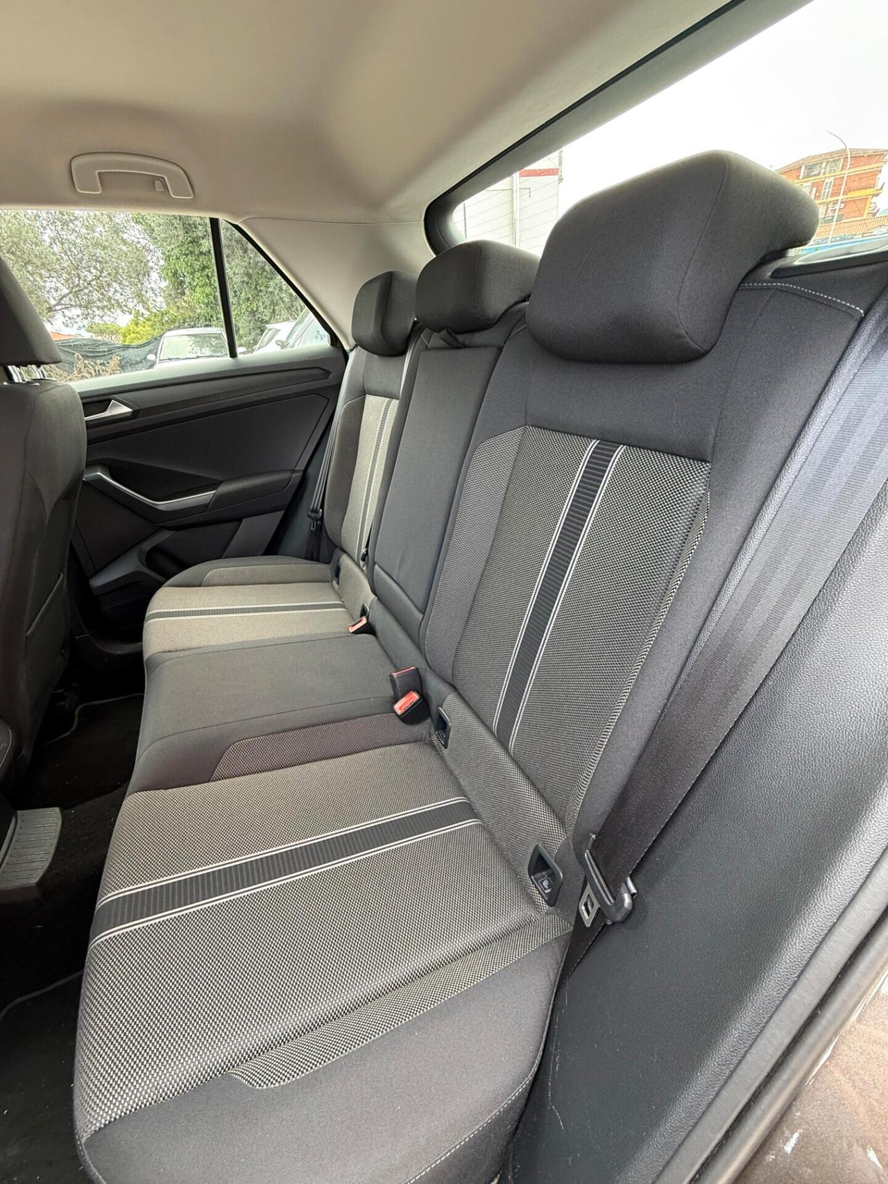 Volkswagen T-Roc 150CV DSG *AUTOMATICA