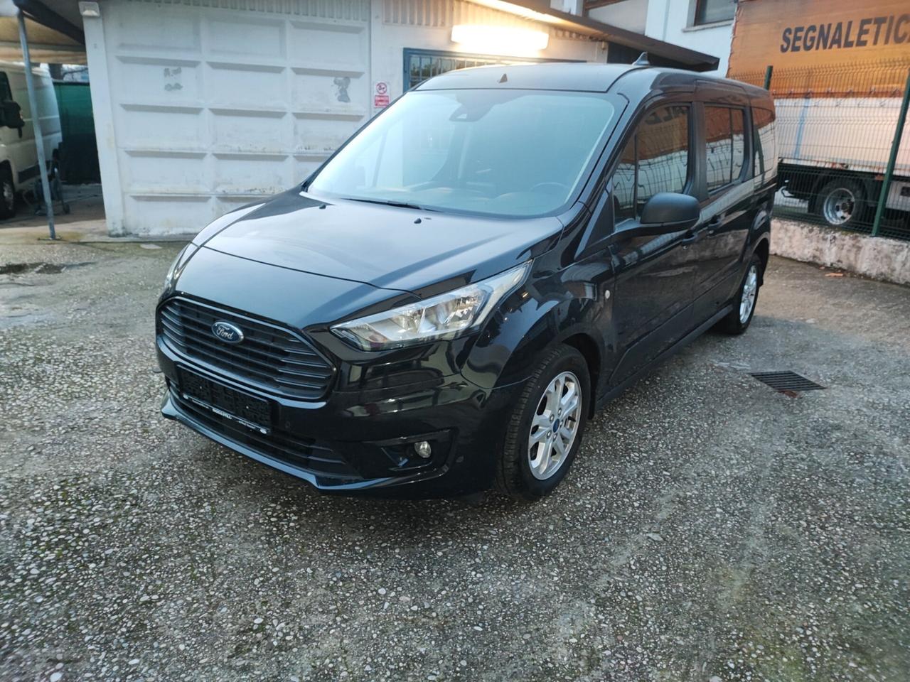 Ford Grand Tourneo Gancio Traino 7 Posti Euro 6
