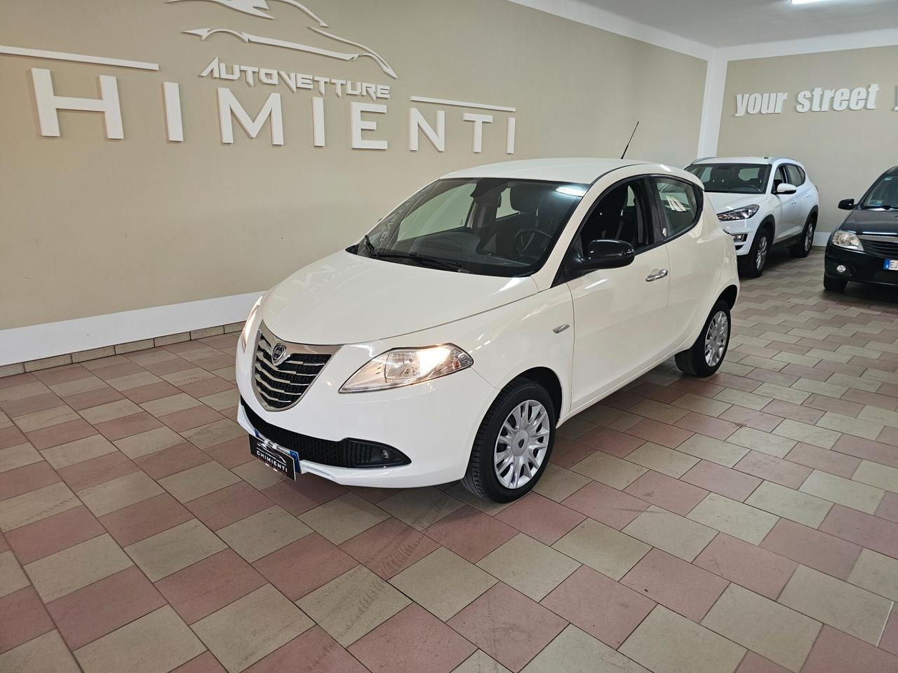 Lancia Ypsilon 0.9 TwinAir 85 CV 5 porte Metano Ecochic Gold
