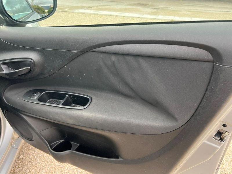 Fiat Punto 1.2 Easy 69cv LEGGI