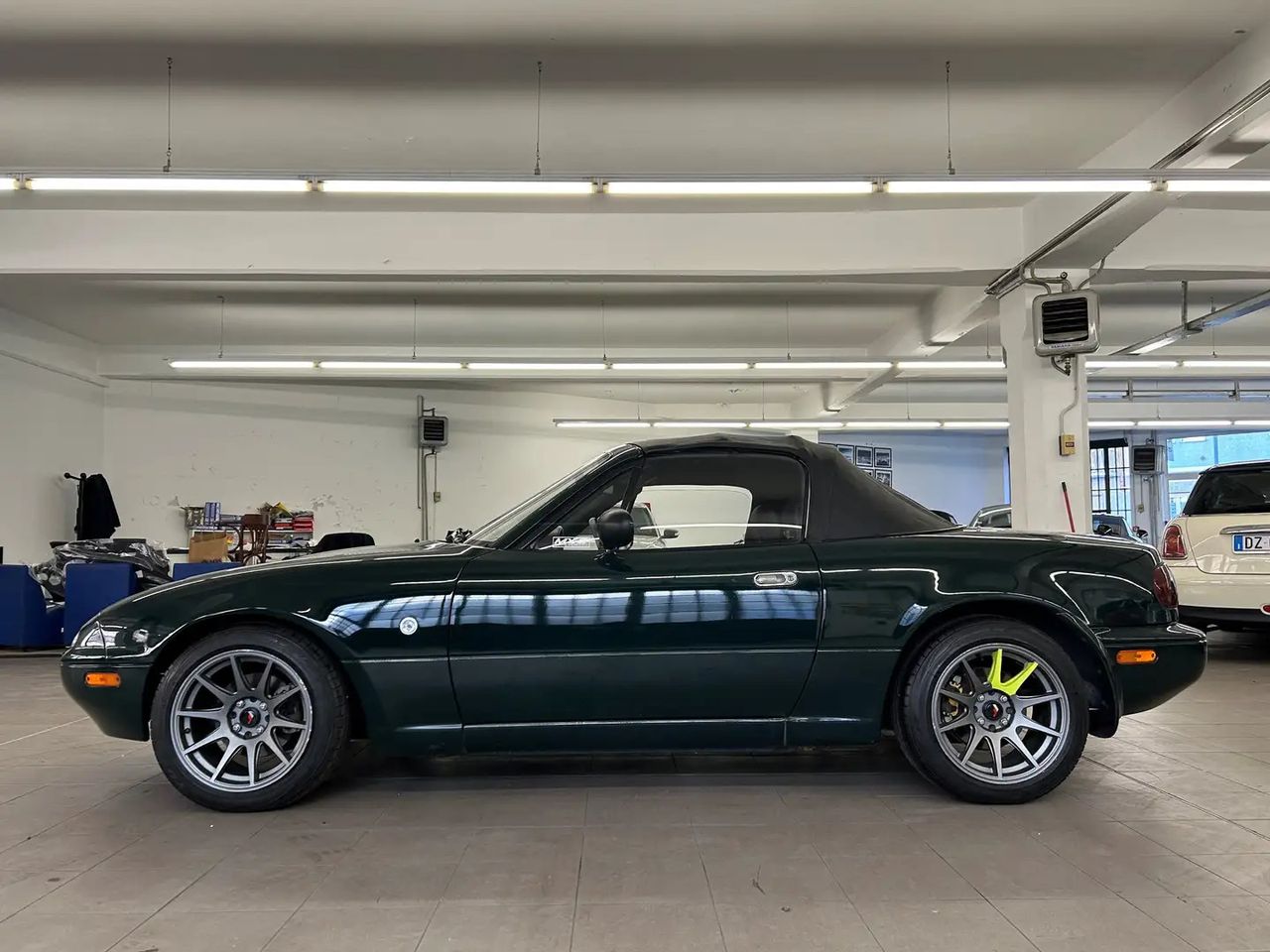 Mazda MX-5 1.6 British Green 90cv