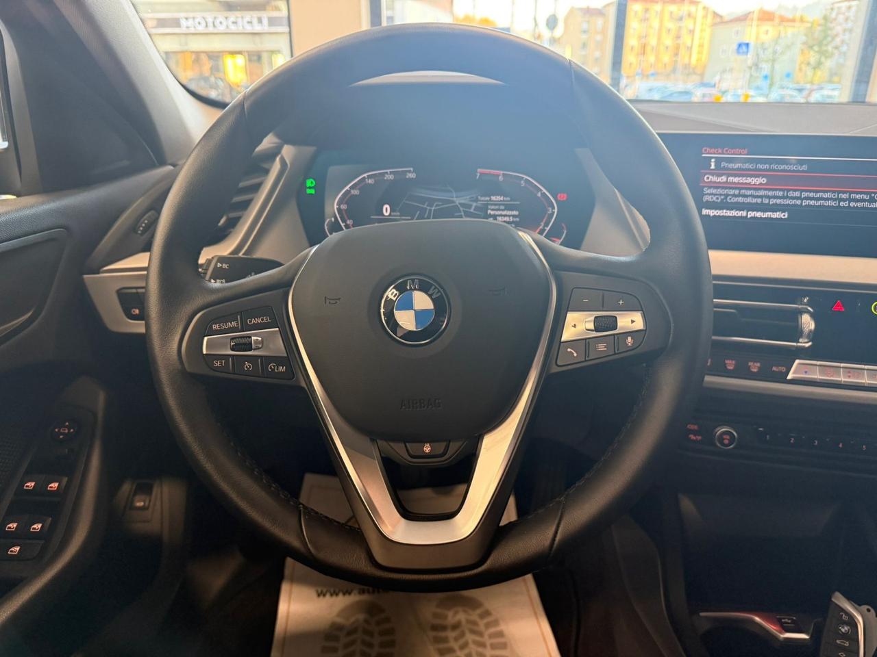 Bmw 118 118i 5p. Business Advantage