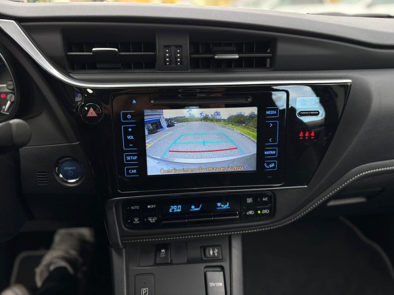 Toyota Auris 1.8 Hybrid Lounge