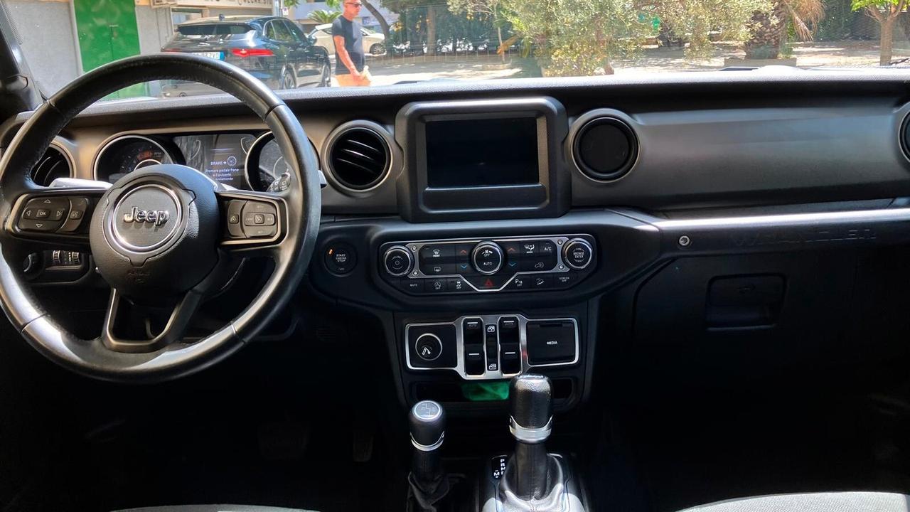 Jeep Wrangler Unlimited 2.2 Mjt II Sahara uff ITA cert