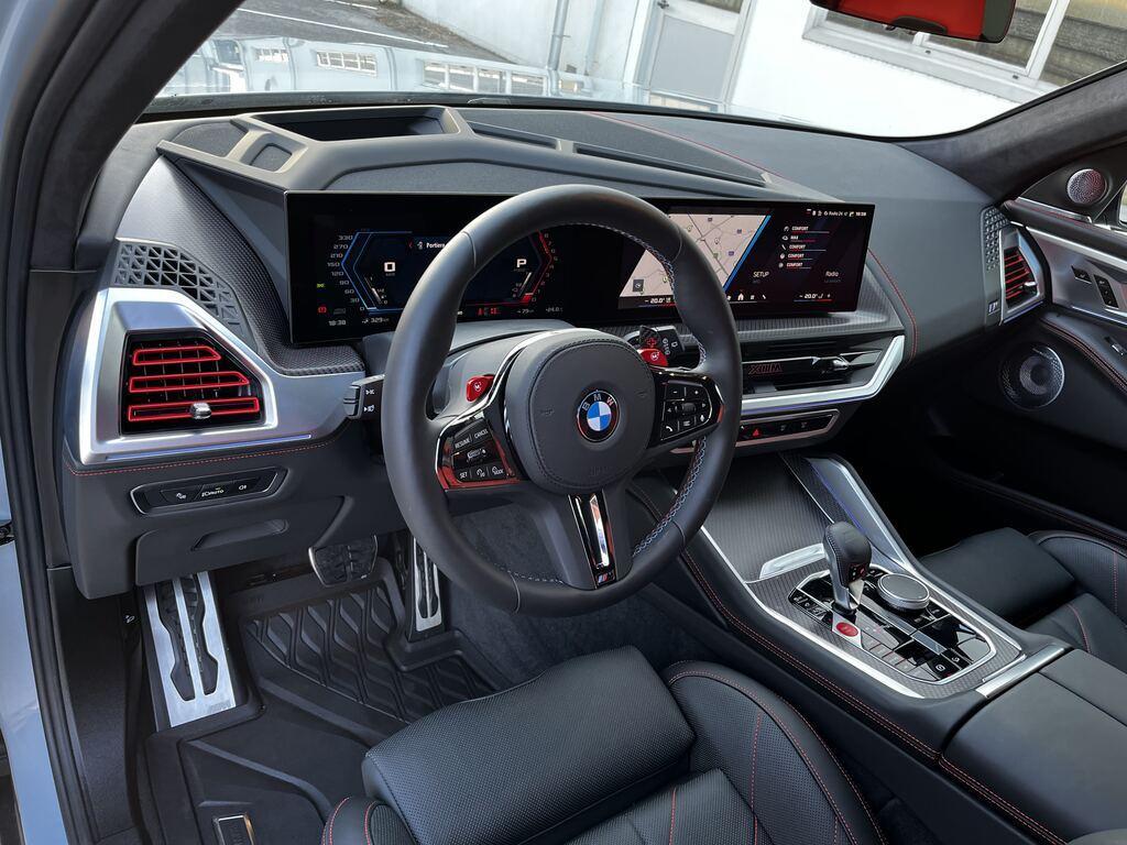 BMW XM 4.4 Label RED Steptronic