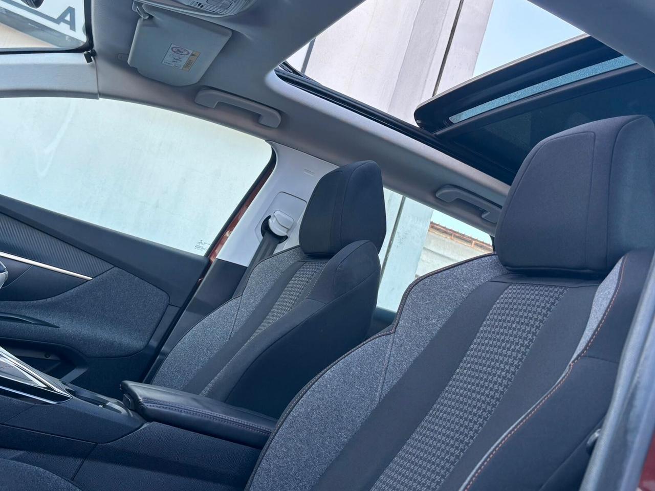 Peugeot 3008 BlueHDi 130 S&S Allure