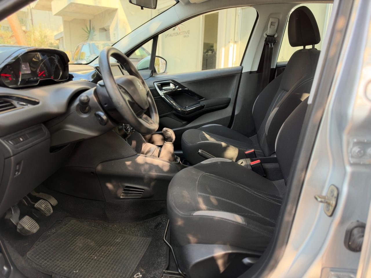 Peugeot 208 1.4 HDi 68 CV 5 porte Allure
