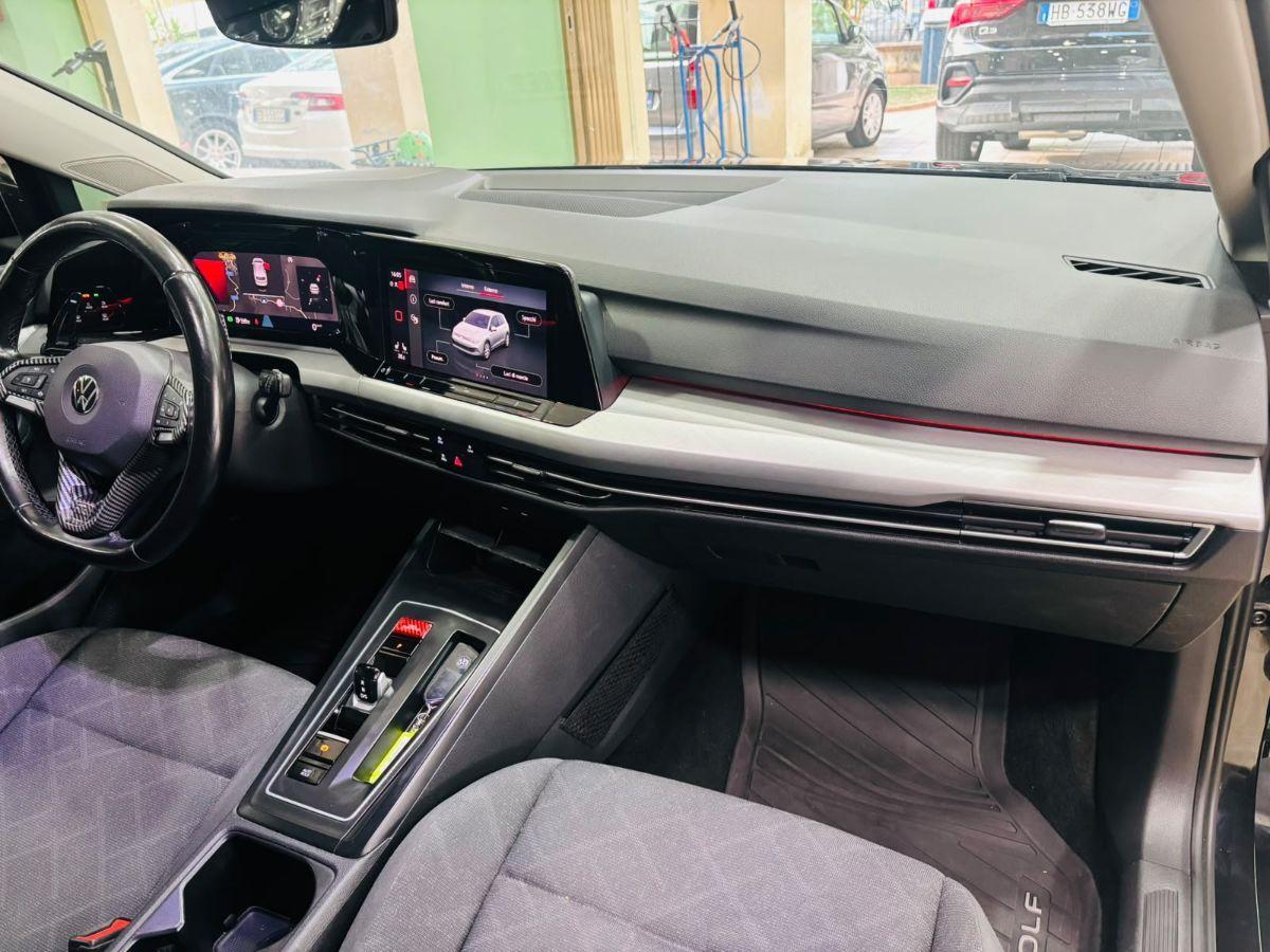 Volkwagen Golf 8.5 2.0 TDI 150cv DSG Total Black Pack