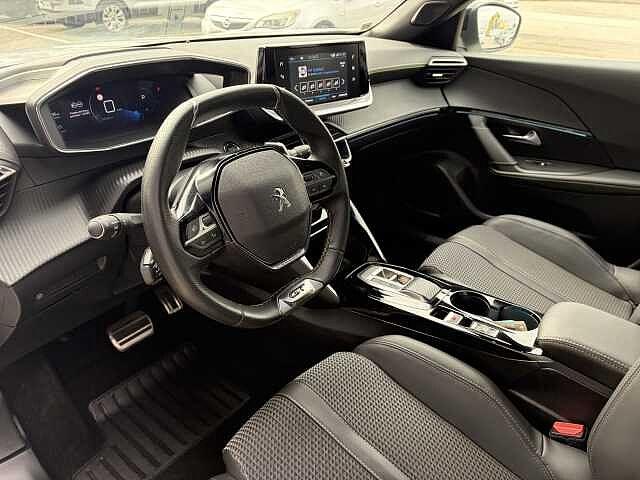 Peugeot 2008 1.2 PureTech 130 CV EAT8 GT