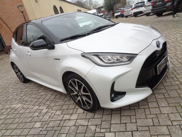 Toyota Yaris 1.5 Hybrid 5 porte Style BIANCO PERLATO TETTO NERO NAVIGAZIONE