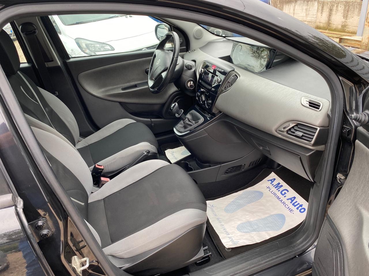 Lancia ypsilon 1.2 GPL gold ecochic 69 CV 51KW