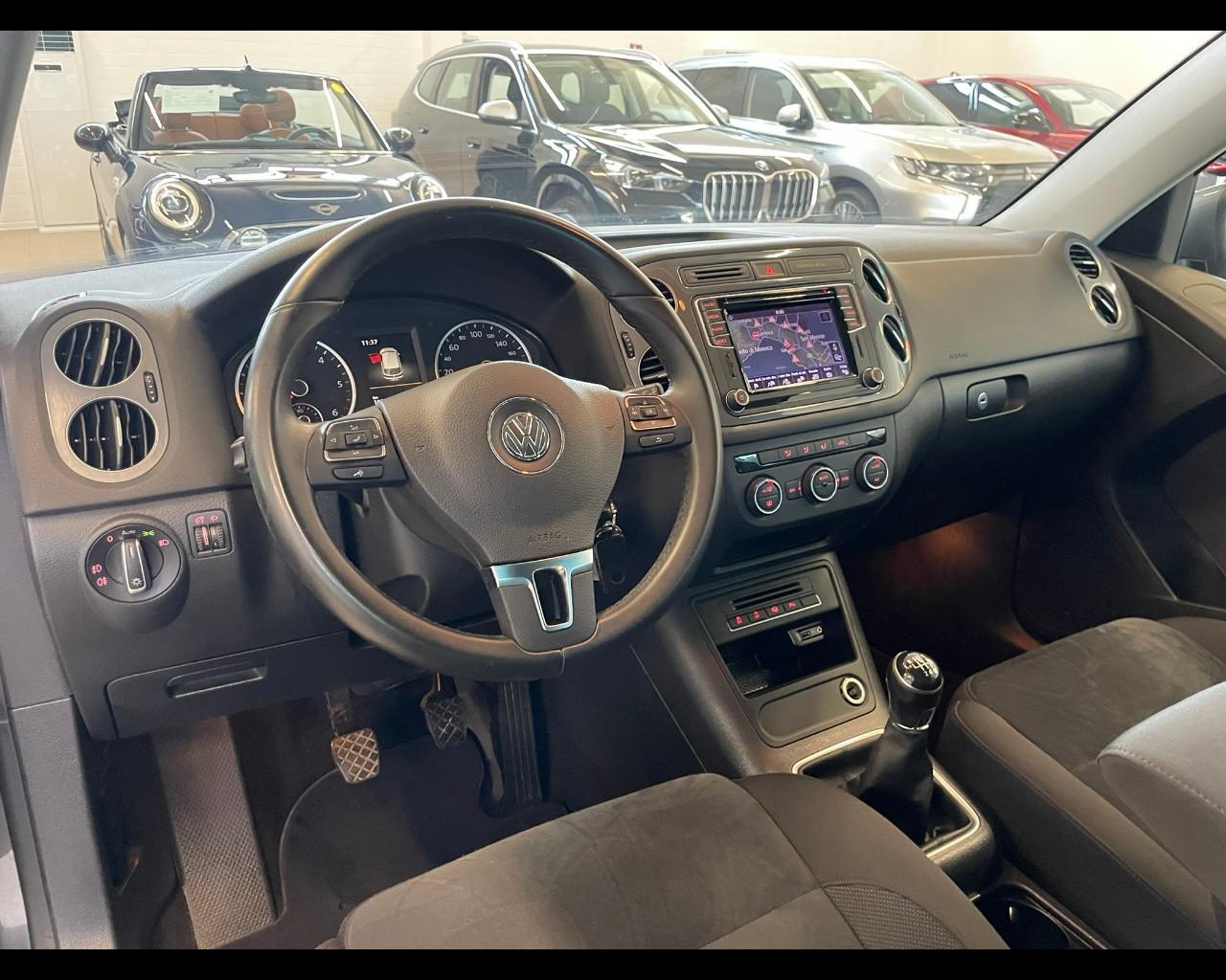 VOLKSWAGEN Tiguan 1ª serie - Tiguan 2.0 TDI 110 CV Sport & Style BlueMotion Technology