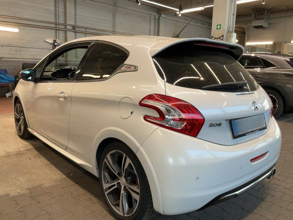 Peugeot 208 1.6 THP 200 CV 3 porte GTi