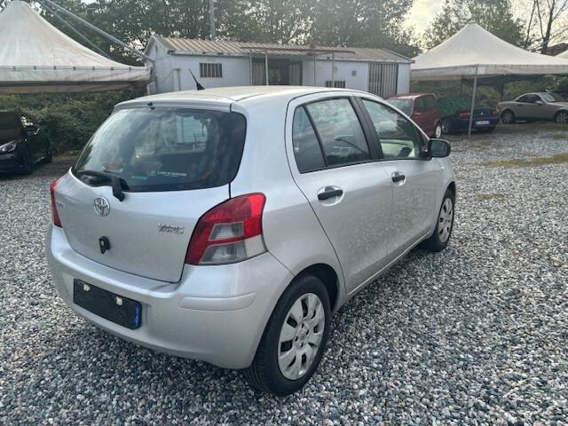 Toyota Yaris 1.0 5 porte Now GPL