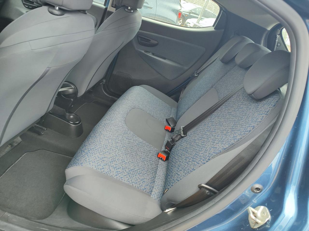 Lancia Ypsilon 1.0 FireFly 5 porte S&S Hybrid Gold