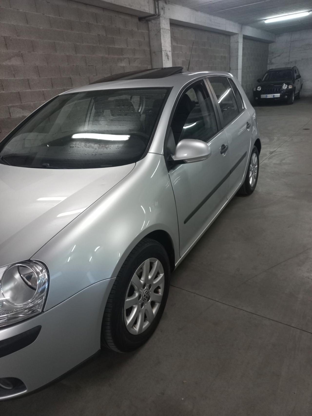 Volkswagen Golf 1.6 16V FSI 5p. Comfortline