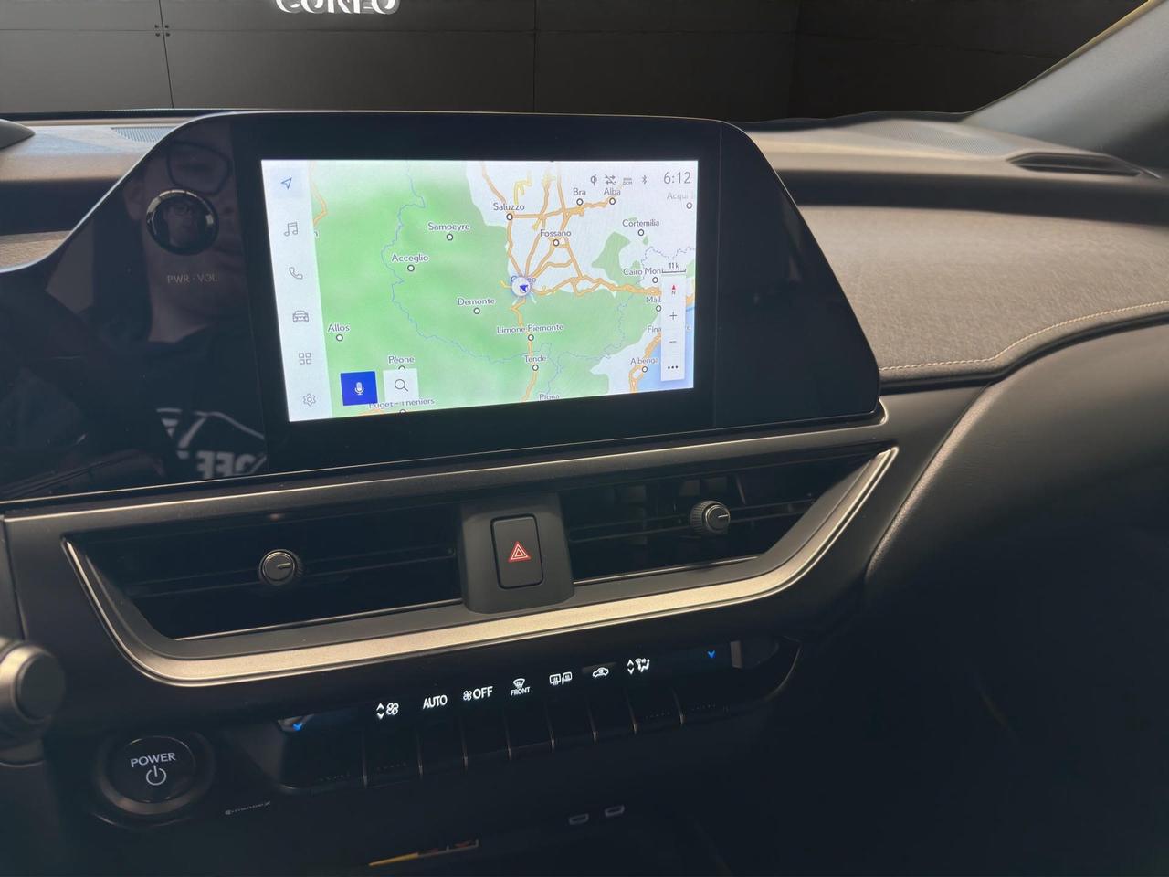 Lexus UX 250h 2.0 F-Design 2wd cvt