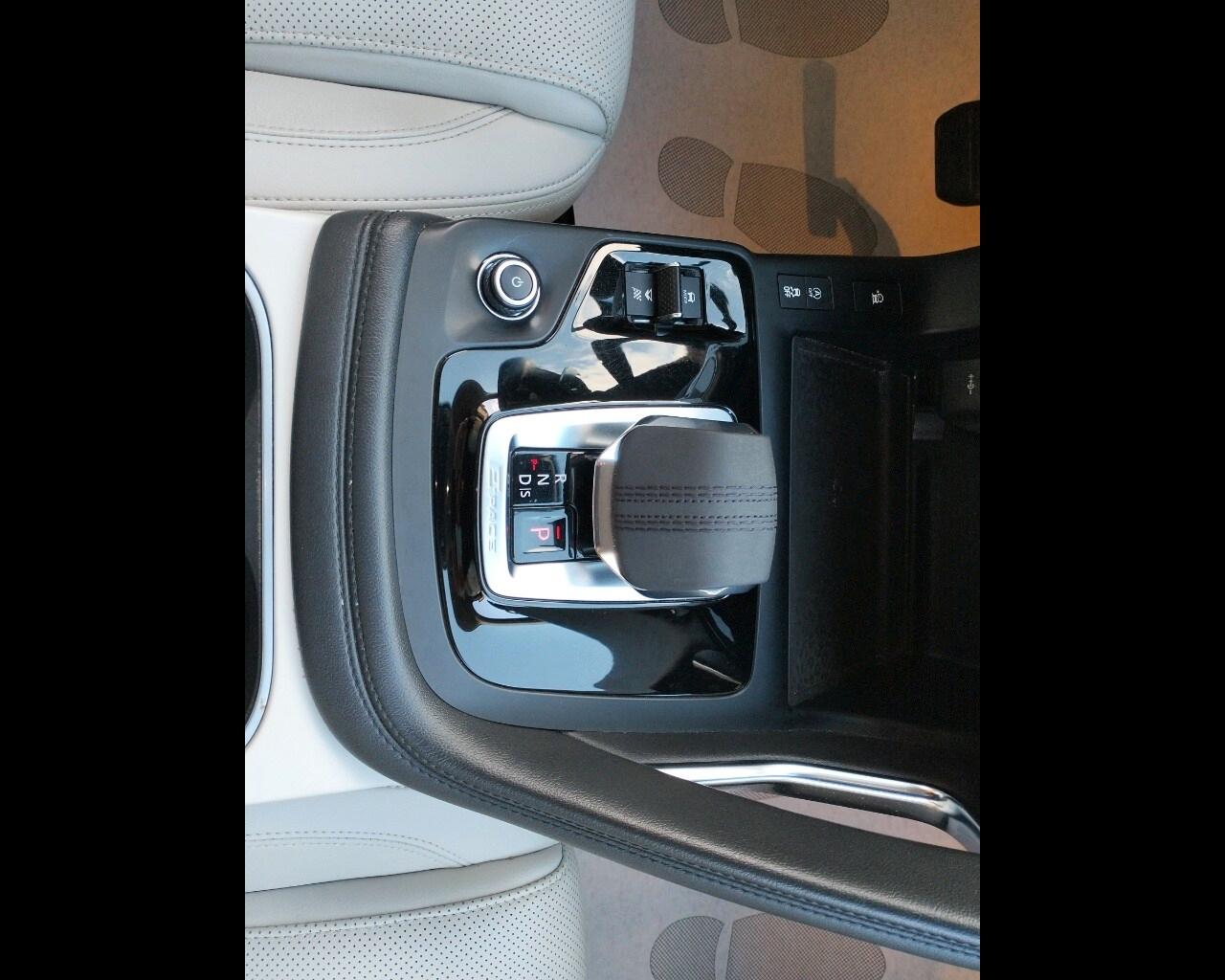 JAGUAR E-Pace (X540) E-Pace 2.0D I4 204 C...