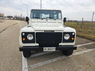 Land Rover Defender 90 turbodiesel Hard-top iscritta ASI