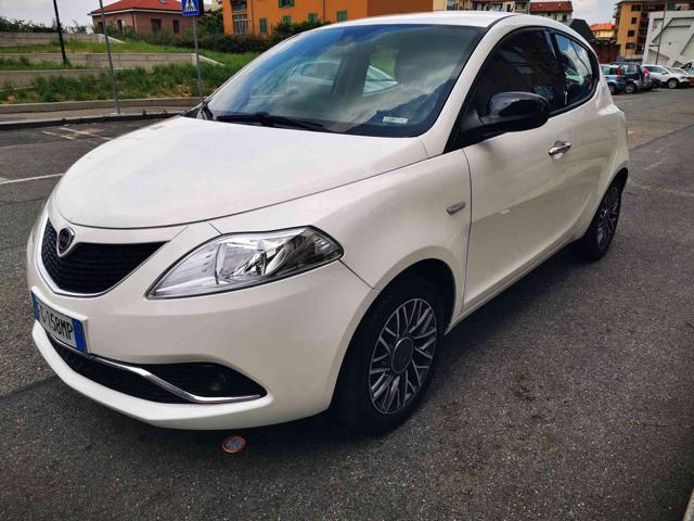 LANCIA Ypsilon 1.2 69 CV 5 porte Silver