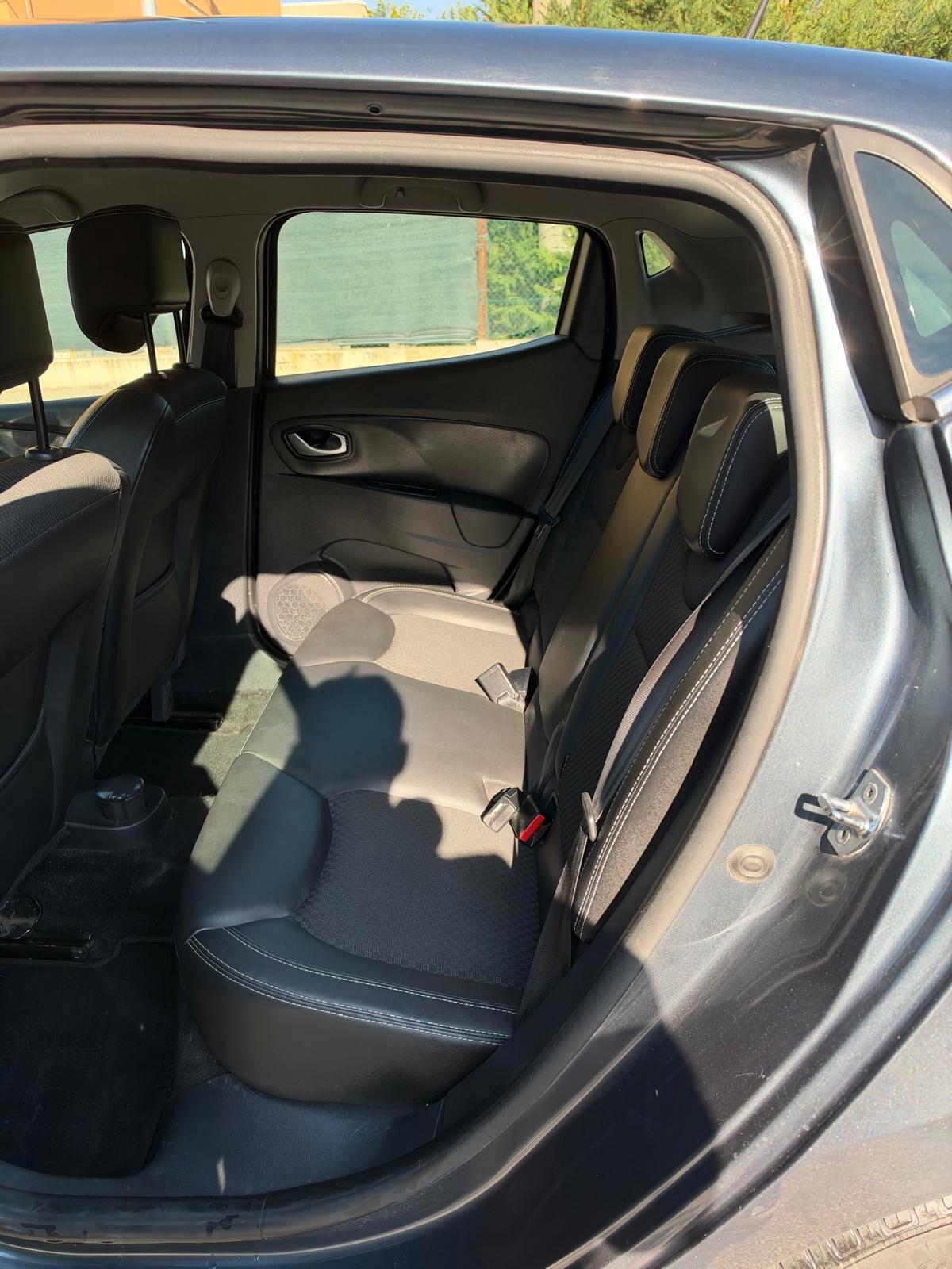 Renault Clio 1.5 dci - NAV. - NEOPATENTATI - 12 MESI DI GARANZIA -