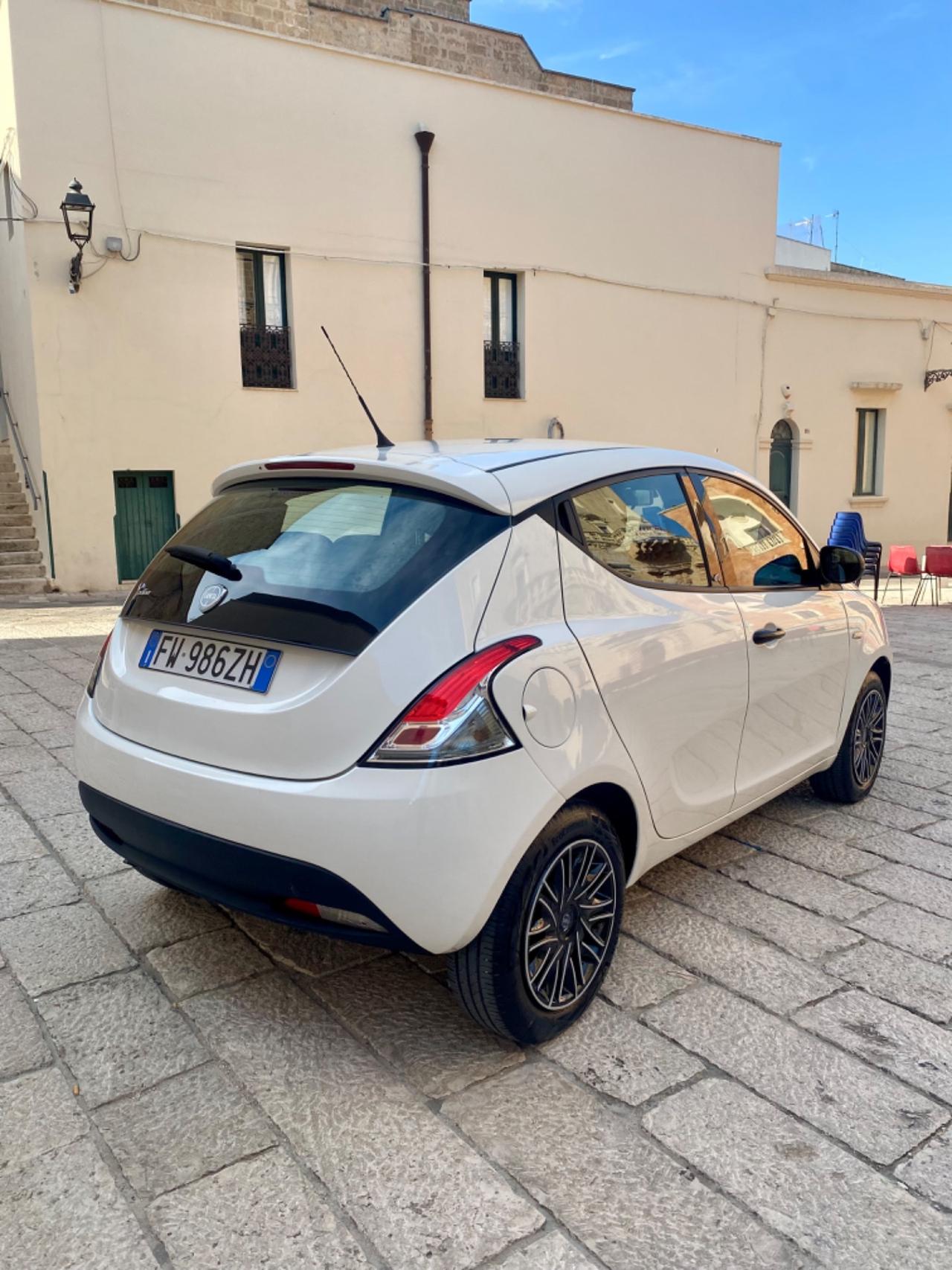 Lancia Ypsilon 1.2 69 CV 5 porte S&S Elefantino Blu