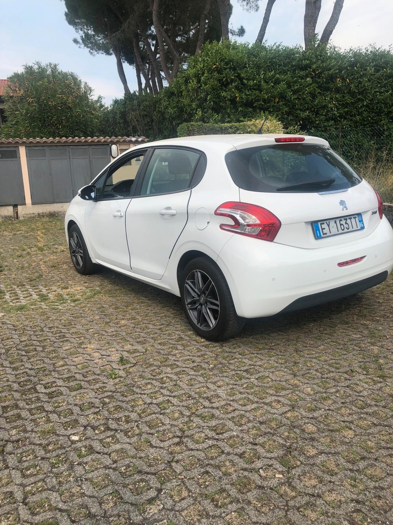 Peugeot 208 1.4 HDi 68 CV 5 porte Active