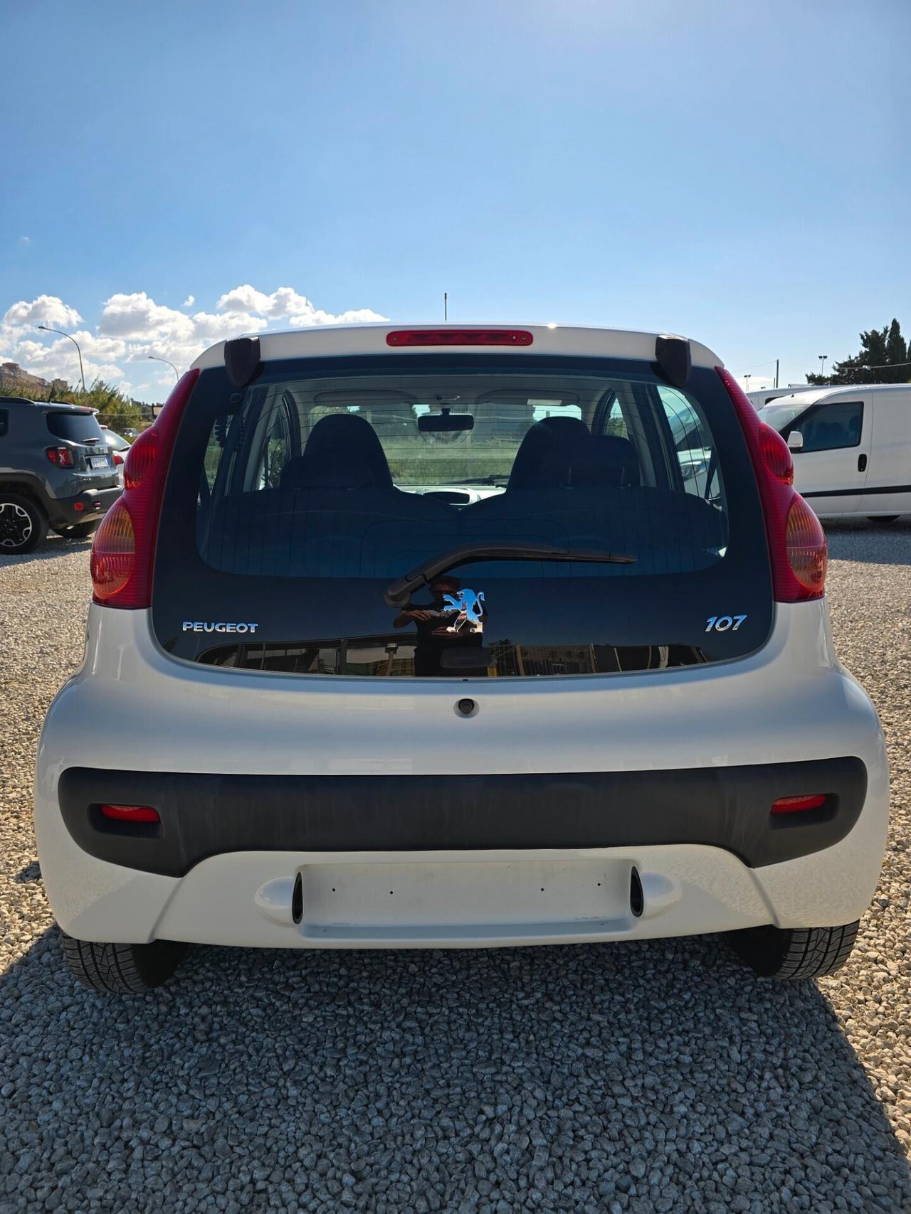 Peugeot 107 1.0 68CV 5p. Sweet Years