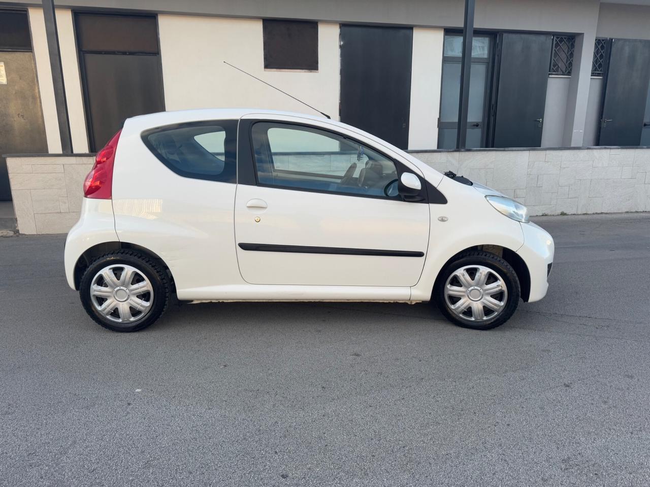 Peugeot 107 1.0 68CV 3p. Sweet Years