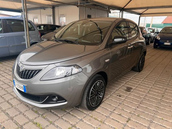 Lancia Ypsilon 1.0 FireFly 5 porte S&S Hybrid Ecochic Silver