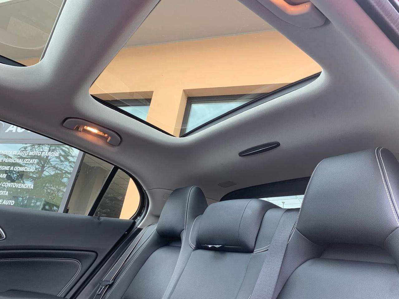 Mercedes-benz GLA 180 Premium Night Edition Tetto Full