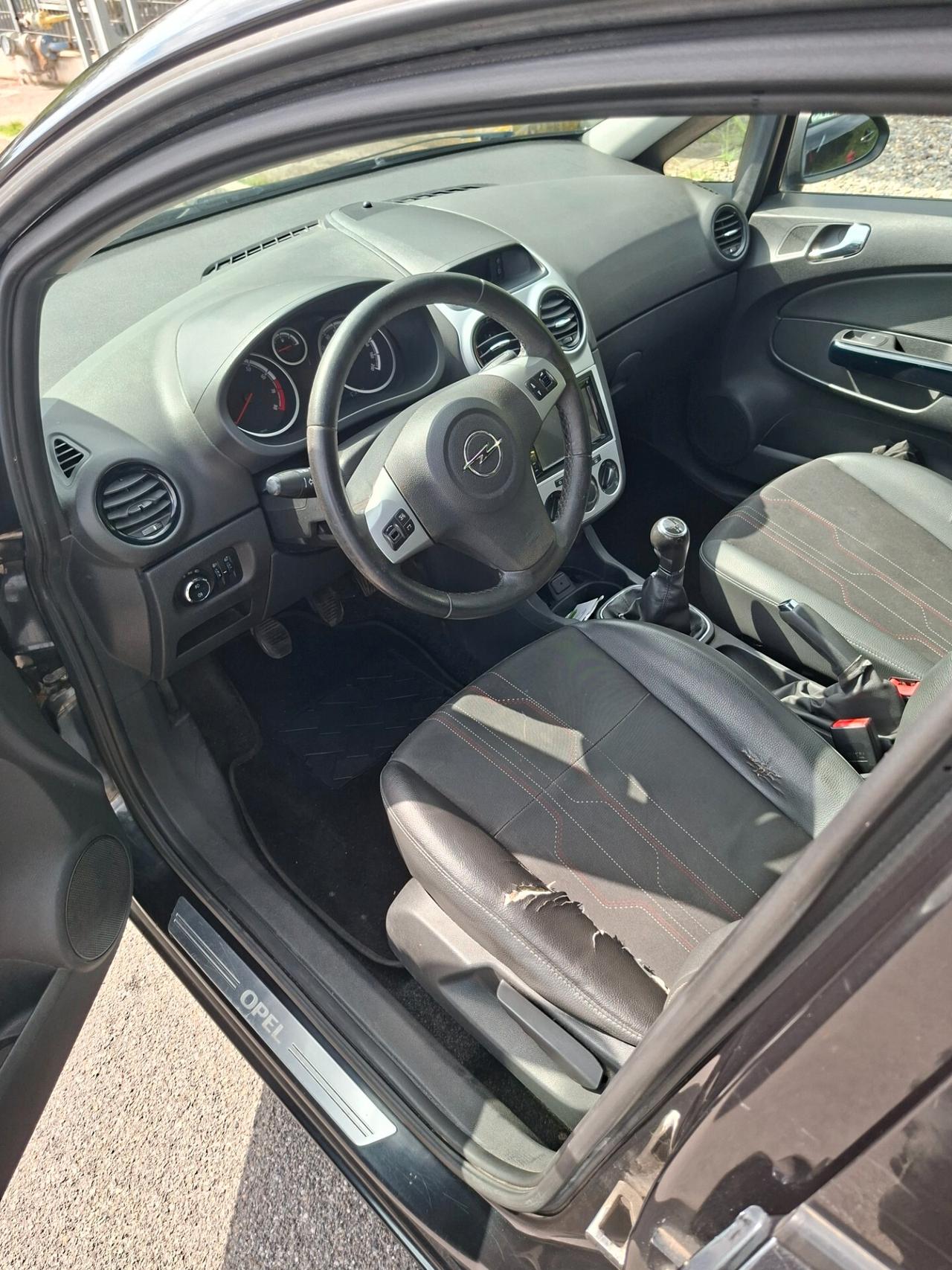 Opel Corsa 1.2 5 porte