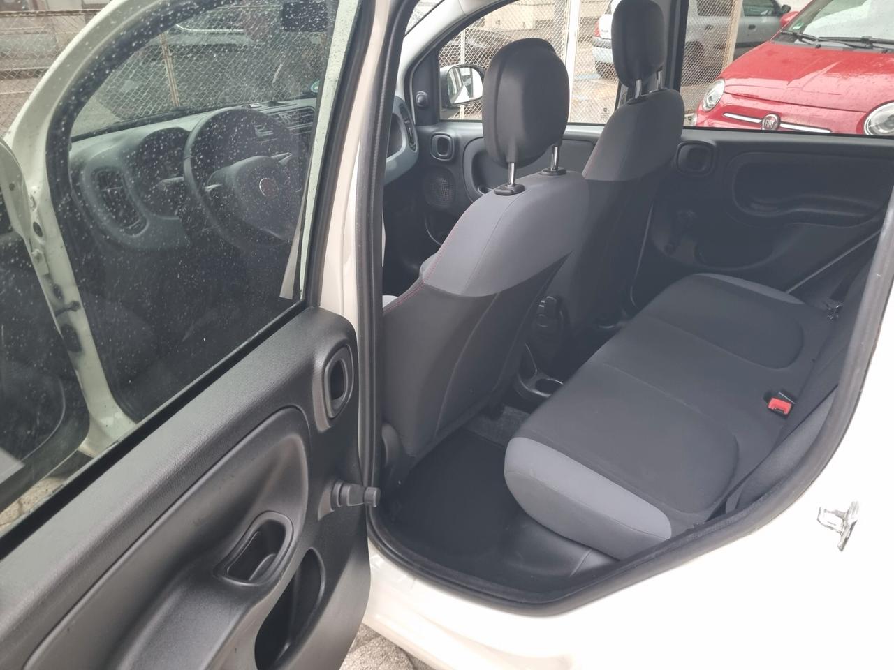 Fiat Panda 1.2 Lounge 69cv anno2018 km64000 neopat