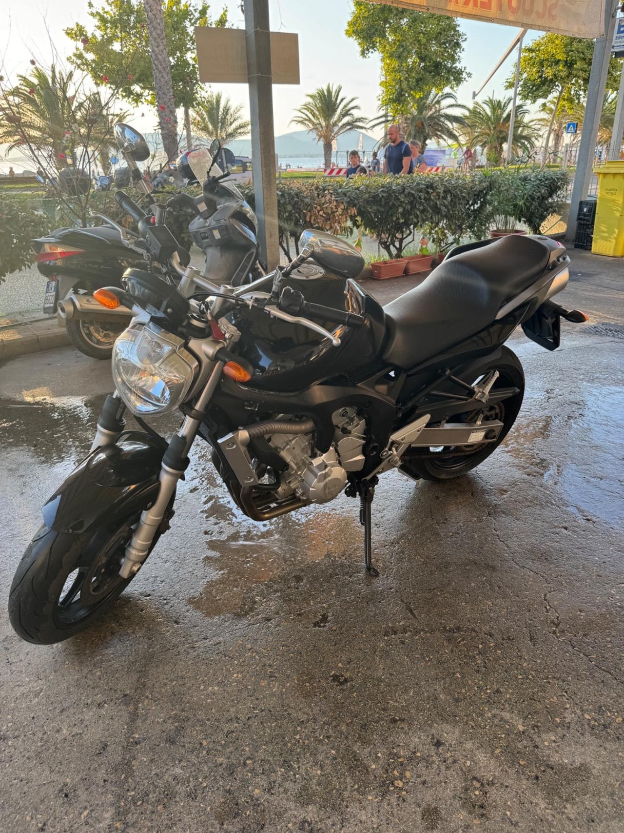 Yamaha FZ6