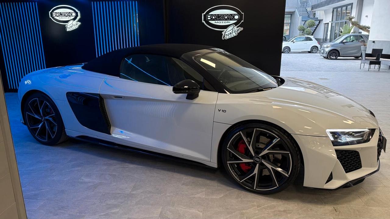 Audi R8 SPYDER 5.2TFSI V10 RWD S-TRONIC 2020