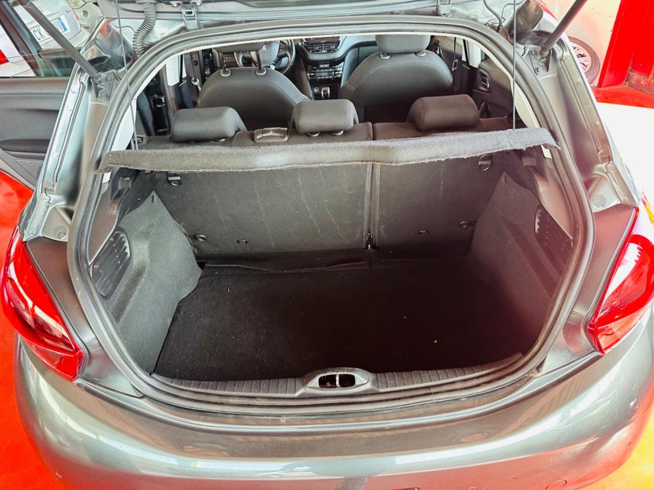 Peugeot 208 PureTech 82 5 porte Allure