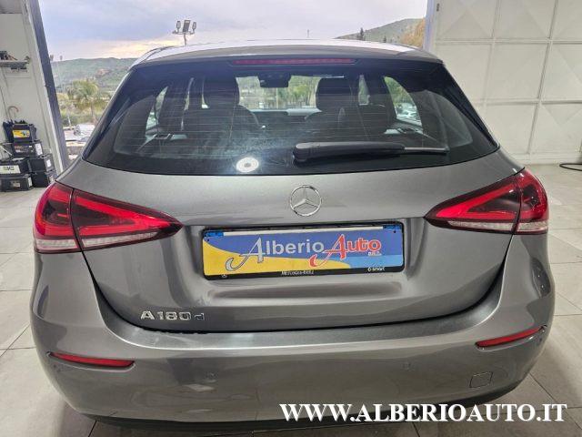 MERCEDES-BENZ A 180 d Automatic Business Luci Ambient