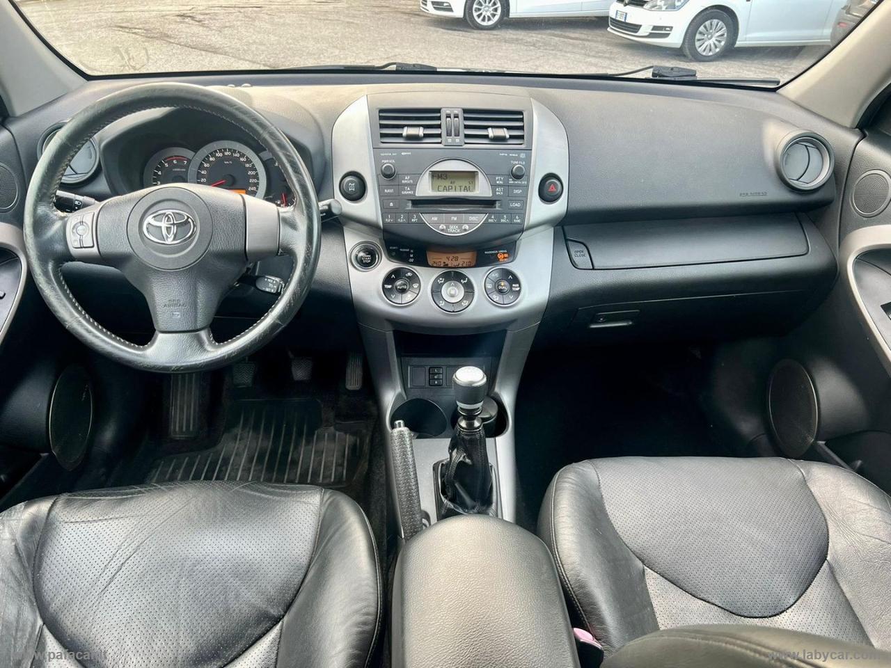 TOYOTA RAV4 2.2 D-4D 177 CV Luxury