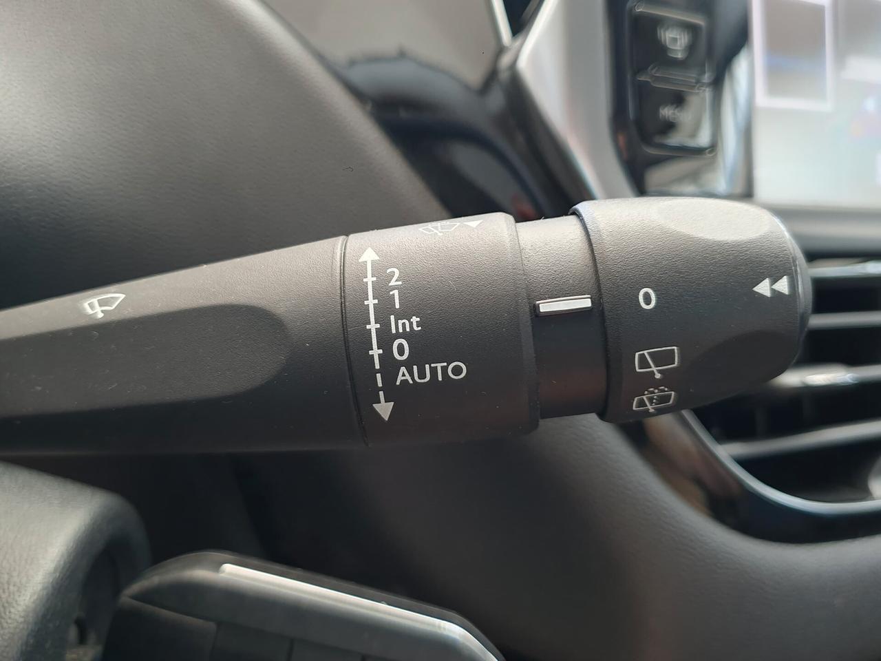 Peugeot 208 1.2 VTi 82 CV Allure 2012